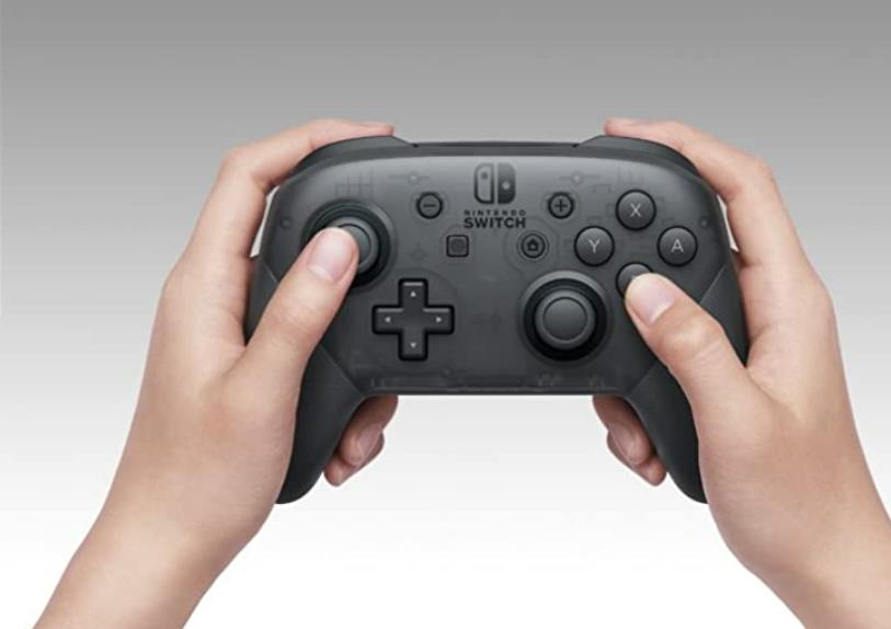 5.-Nintendo-Switch-Pro-Controller-1